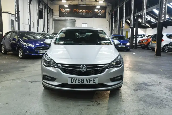 Vauxhall Astra 2019 photo 2