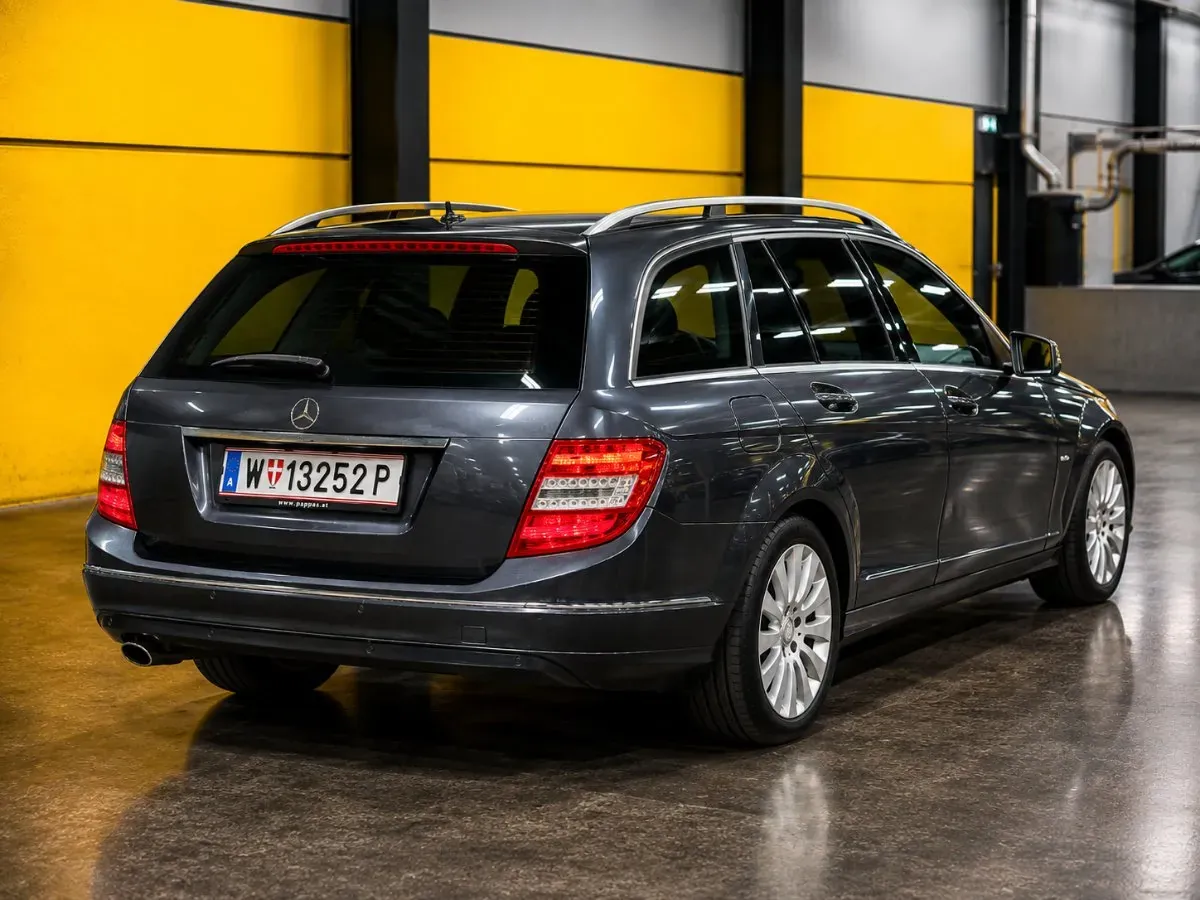 Mercedes-Benz C-Class 2008 photo 2