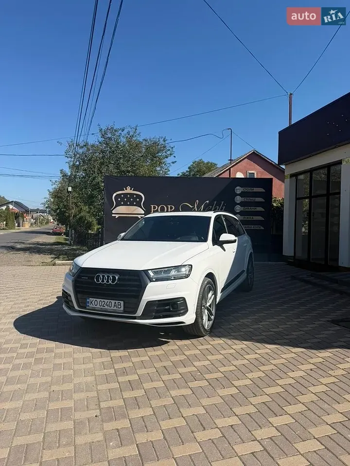 Audi Q7 2017 photo 2