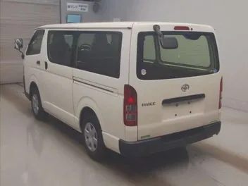 Toyota Hiace 2019 photo 3