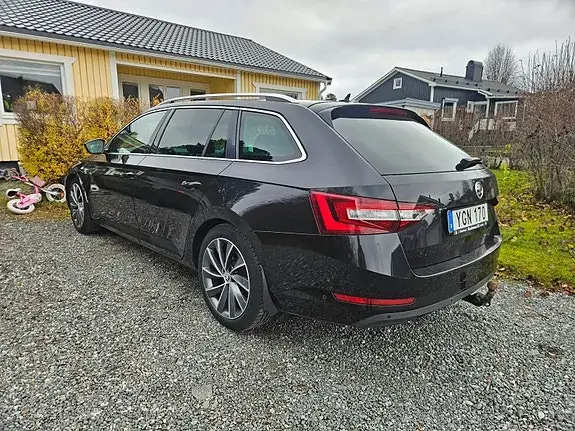 Skoda Superb 2017 photo 3