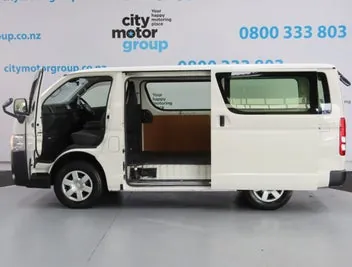 Toyota Hiace 2020 photo 4