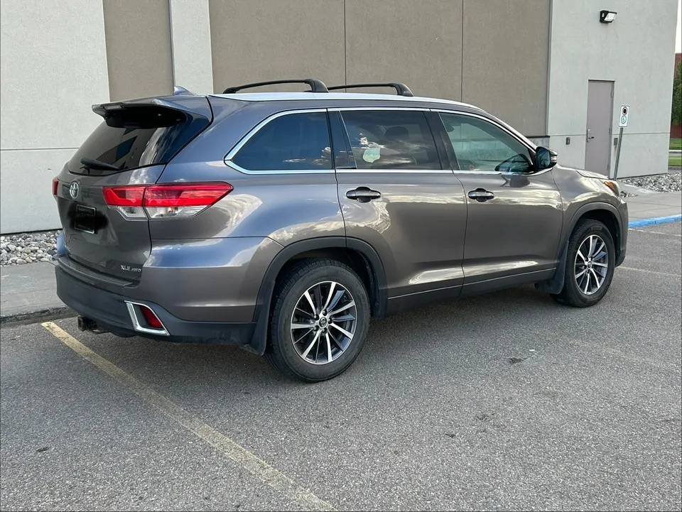 Toyota Highlander 2017 photo 3