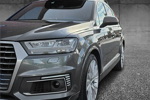 Audi Q7 2016 photo 4