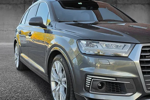 Audi Q7 2016 photo 2