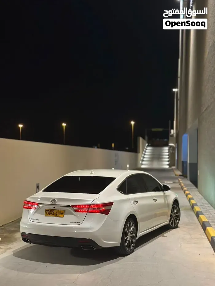 Toyota Avalon 2013 photo 2