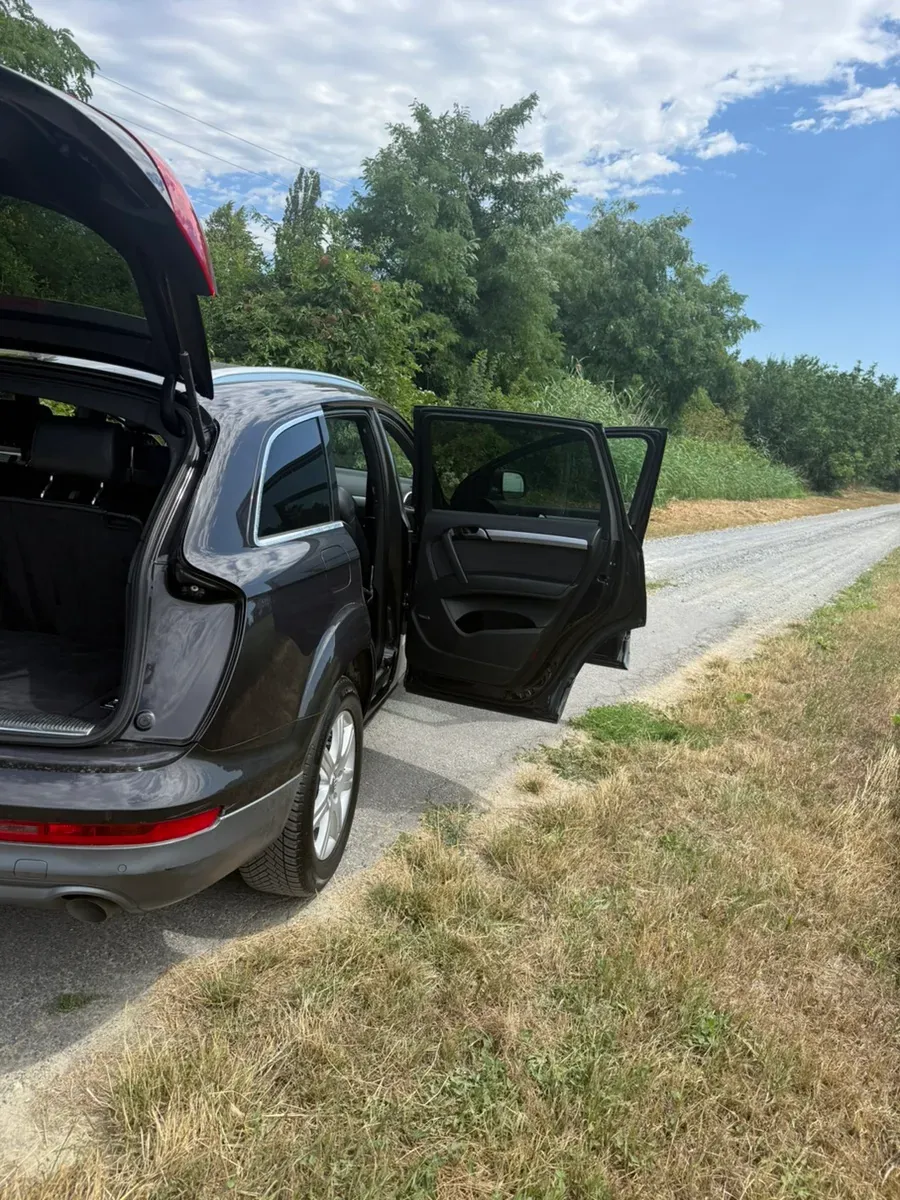 Audi Q7 2011 photo 3