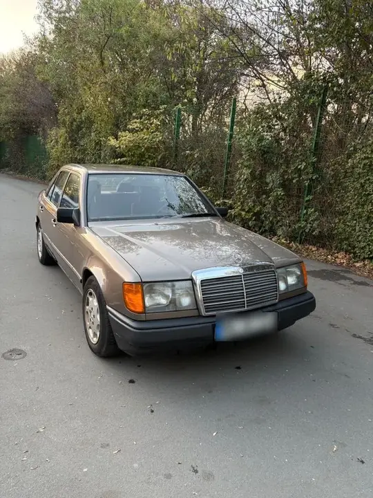 Mercedes-Benz W124