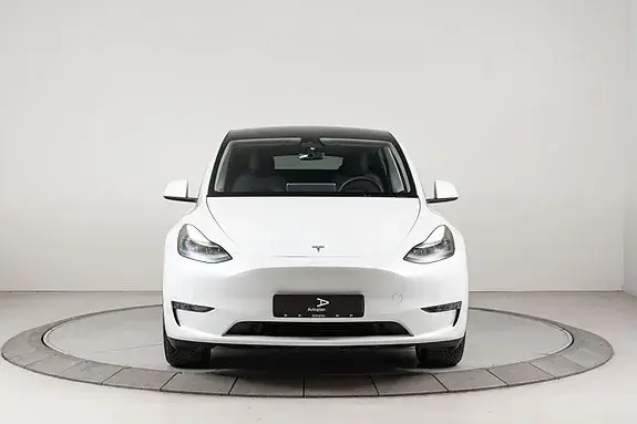 Tesla Model Y 2023 photo 3
