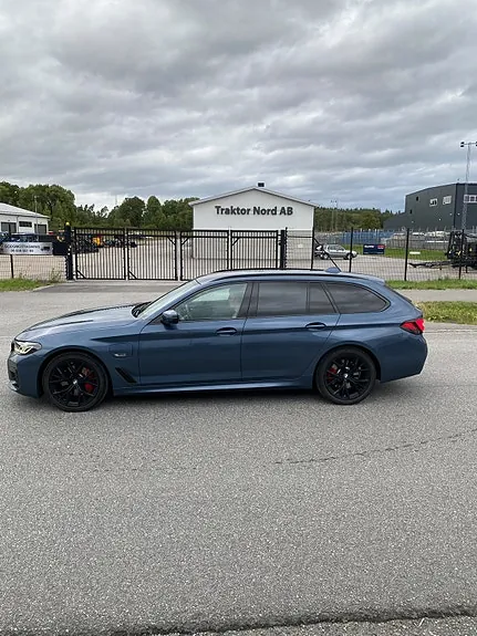 BMW 530E 2024 photo 2