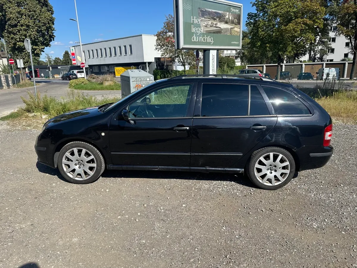 Skoda Fabia 2005 photo 2