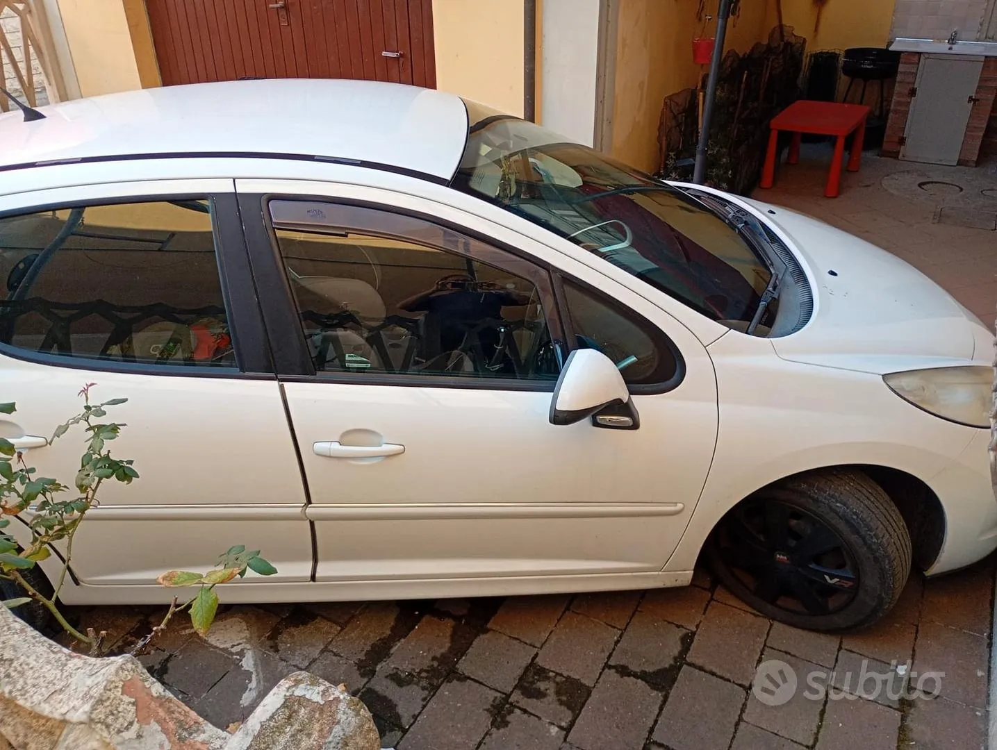 Peugeot 207 2013 photo 3
