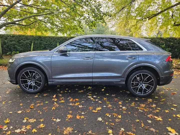 Audi Q8 2018 photo 5
