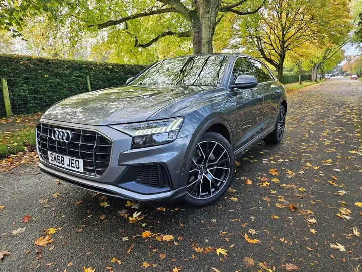Audi Q8 2018 photo 2
