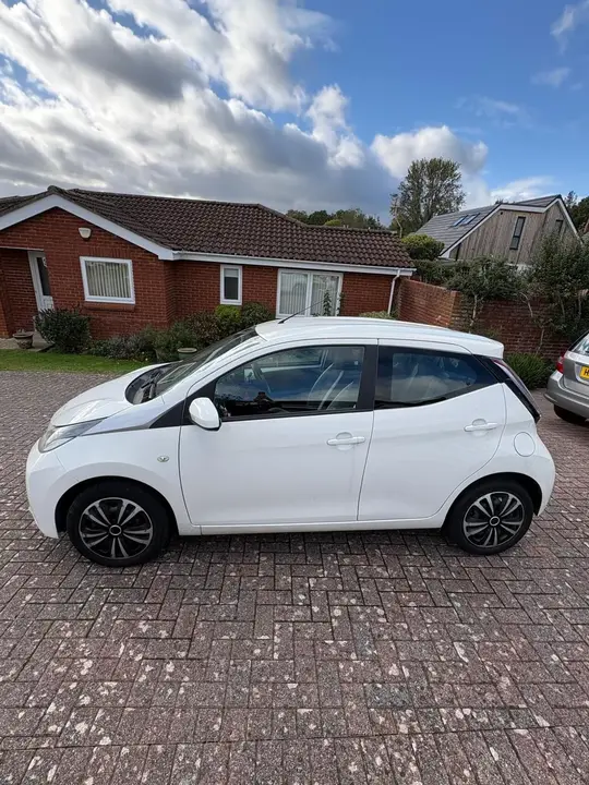 Toyota Aygo 2014 photo 2