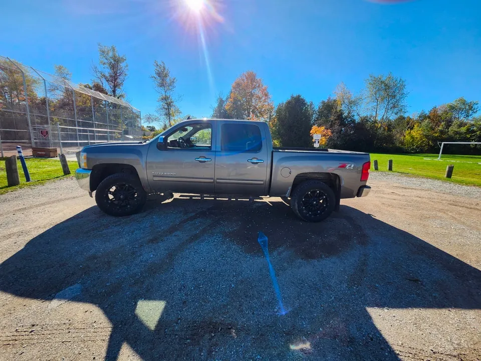Chevrolet Silverado 1500 2012 photo 2