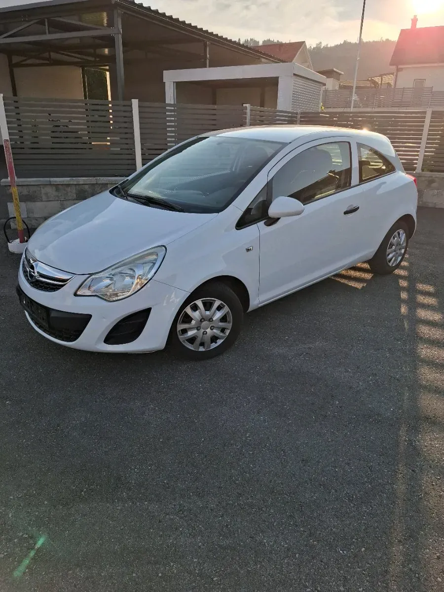 Opel Corsa 2012 photo 2