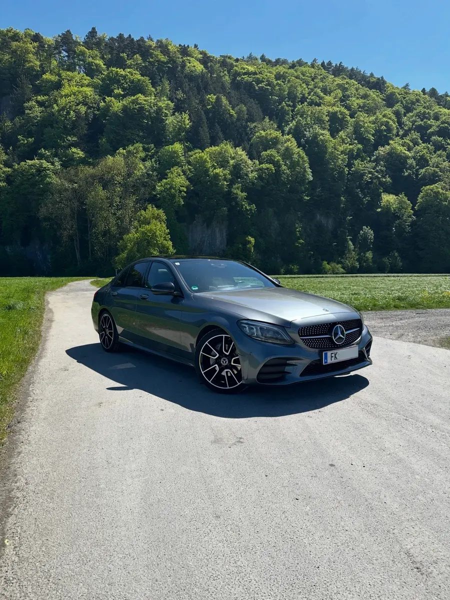 Mercedes-Benz C-Class 2018 photo 2