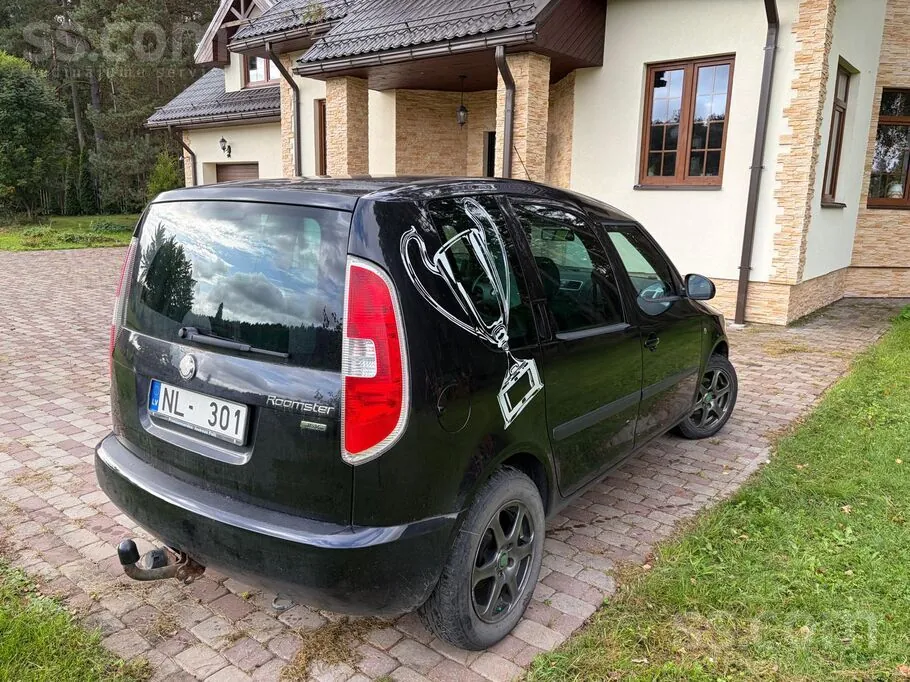 Skoda Roomster 2009 photo 2