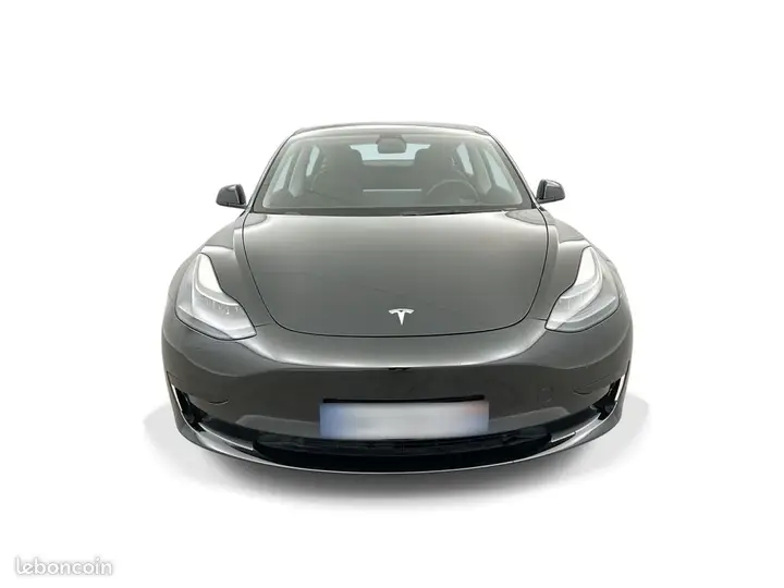 Tesla Model 3 2023 photo 2