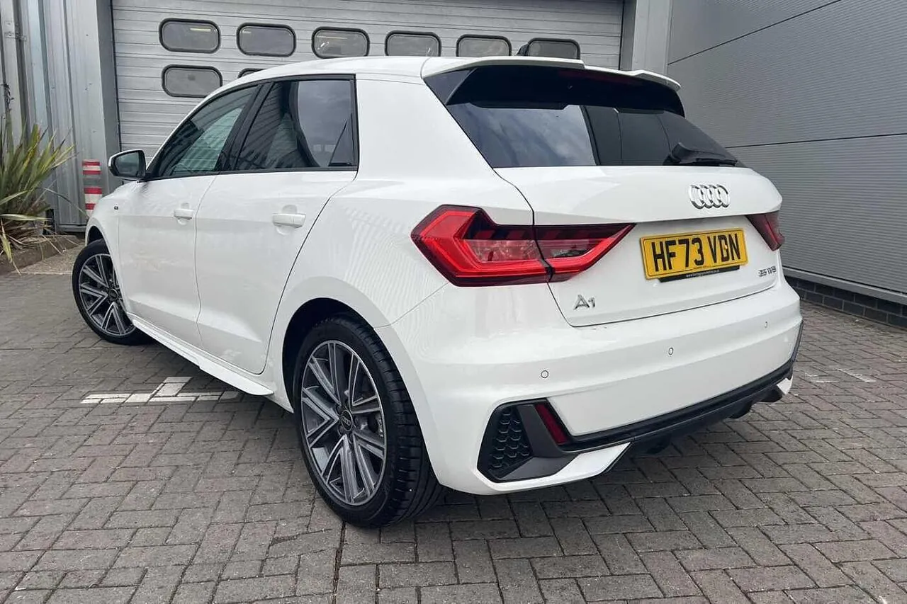 Audi A1 2023 photo 3