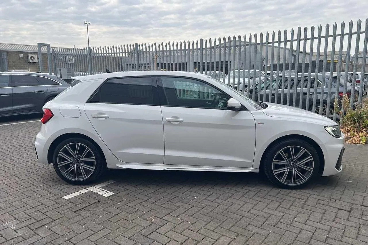 Audi A1 2023 photo 4