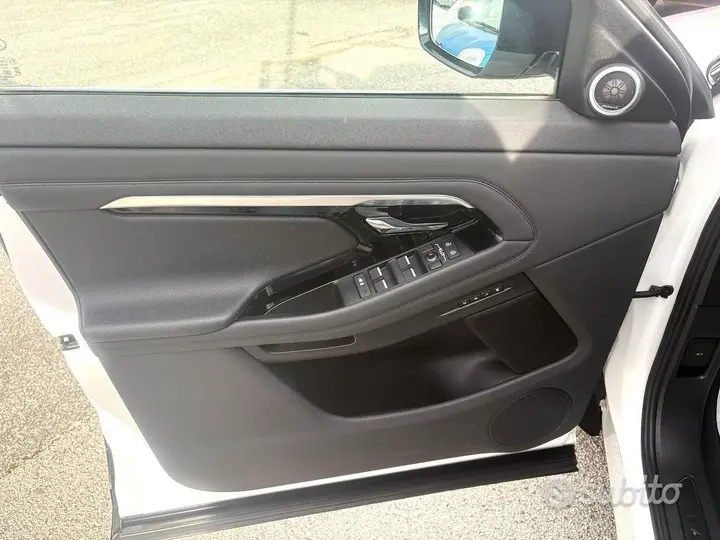 Land Rover Range Rover Evoque 2022 photo 5