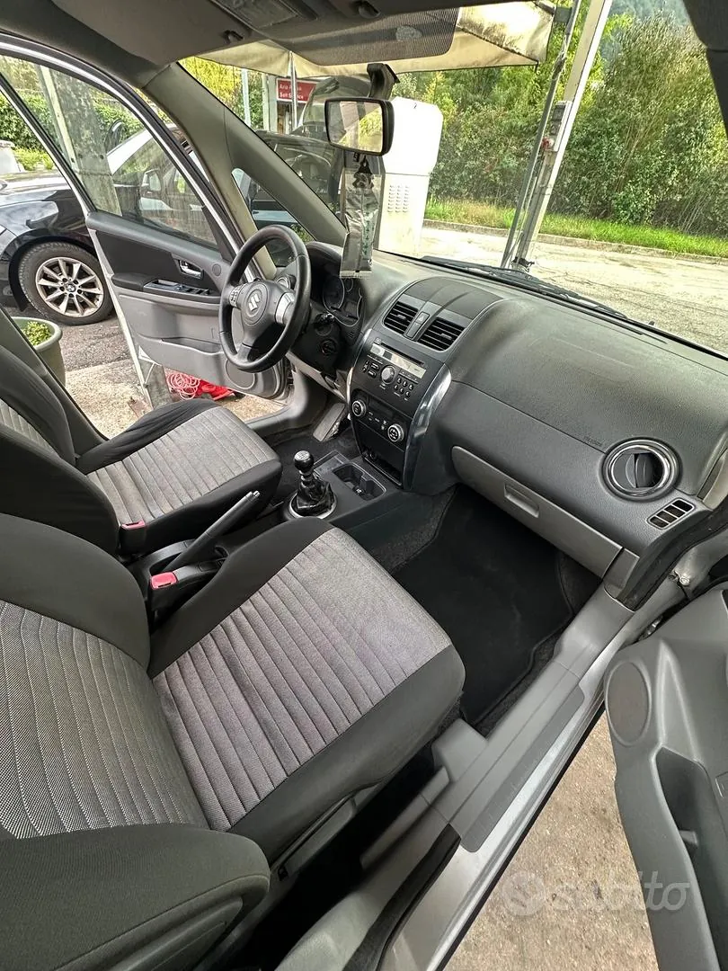 Suzuki Sx4 2011 photo 5