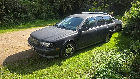 Volvo V40 1998 photo 2