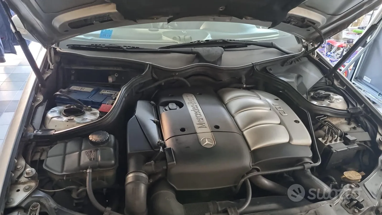 Mercedes-Benz 220 2002 photo 3