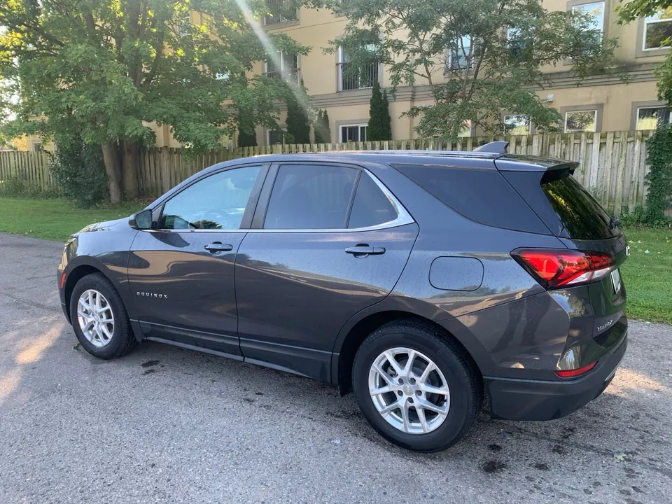 Chevrolet Equinox 2022 photo 2