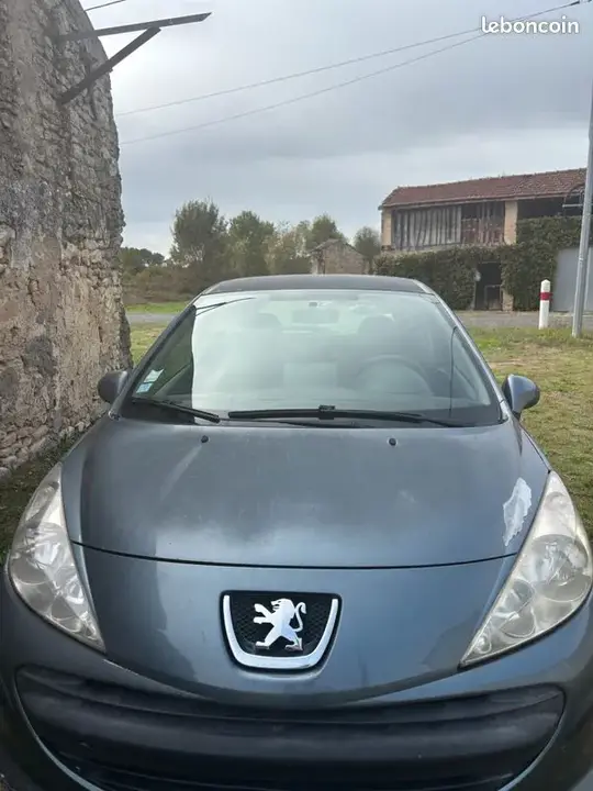 Peugeot 207 2007 photo 2