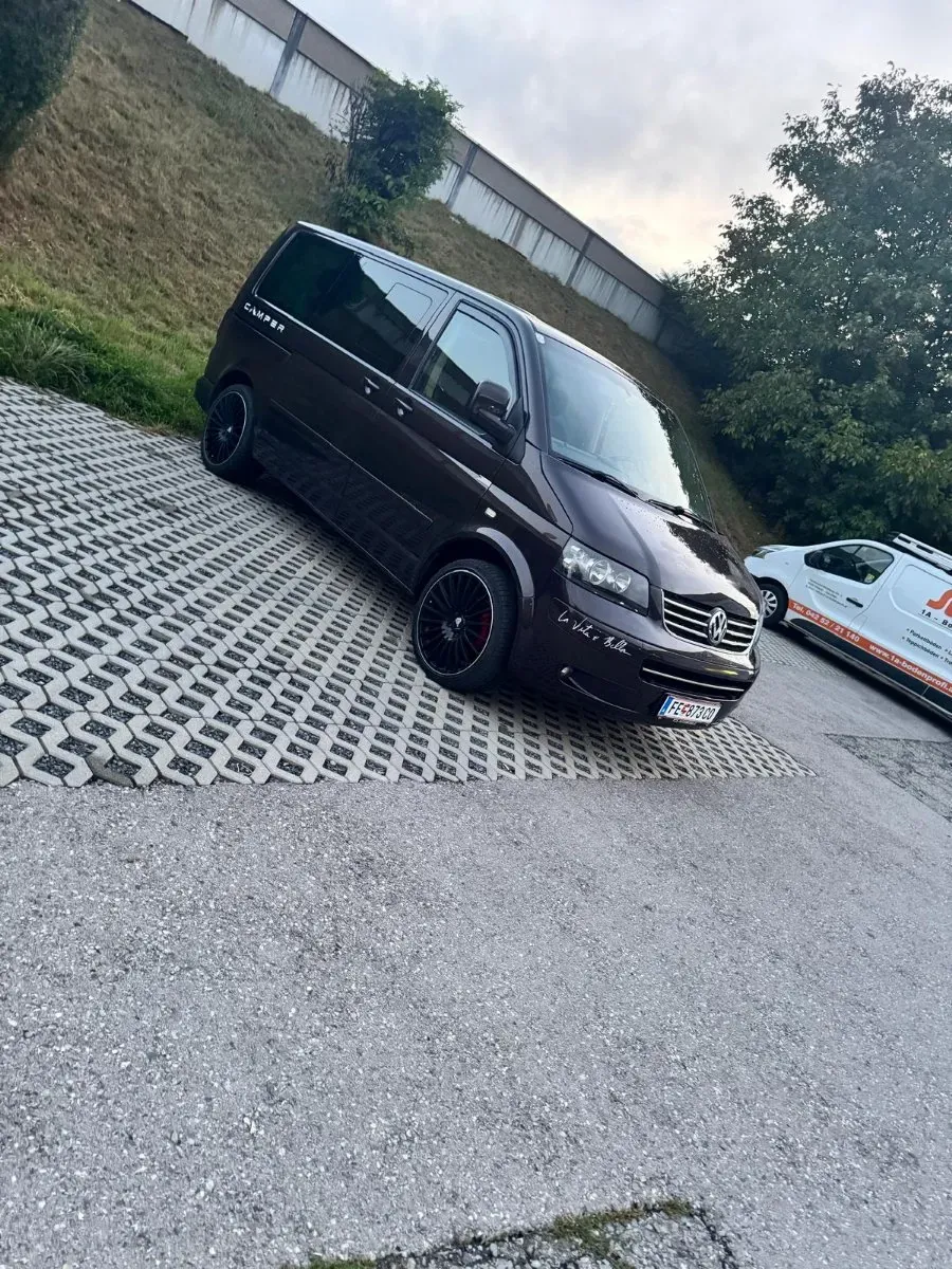 Volkswagen Multivan 2009 photo 3