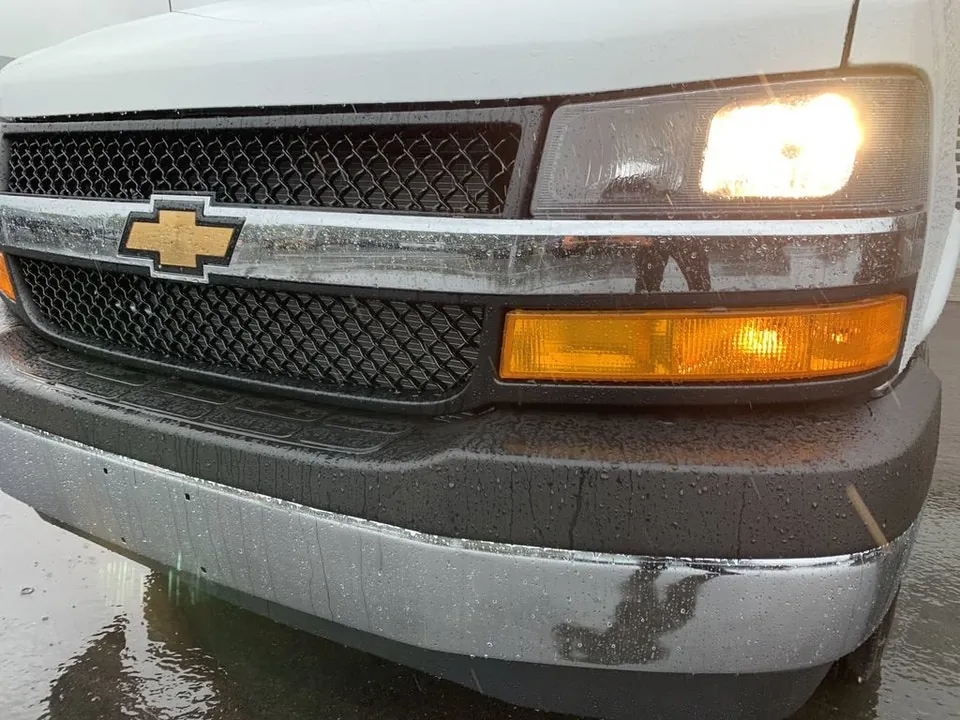 Chevrolet Express 2025 photo 3