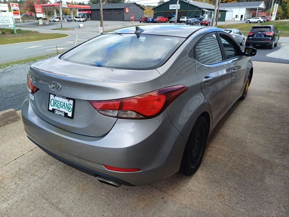 Hyundai Elantra 2015 photo 5