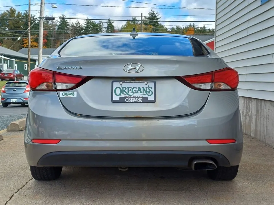 Hyundai Elantra 2015 photo 4