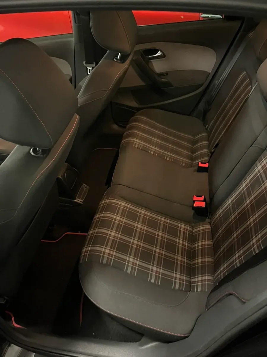 Volkswagen Polo 2011 photo 3