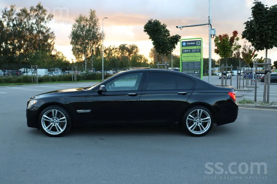 BMW 750 2011 photo 3