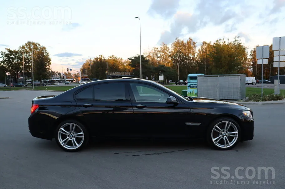 BMW 750 2011 photo 4