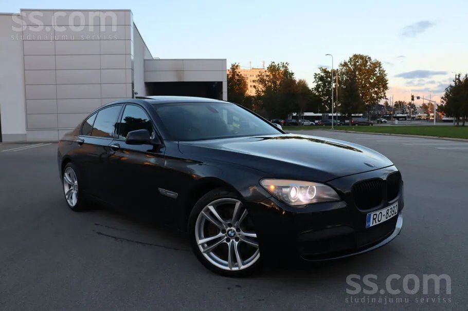 BMW 750 2011 photo 2