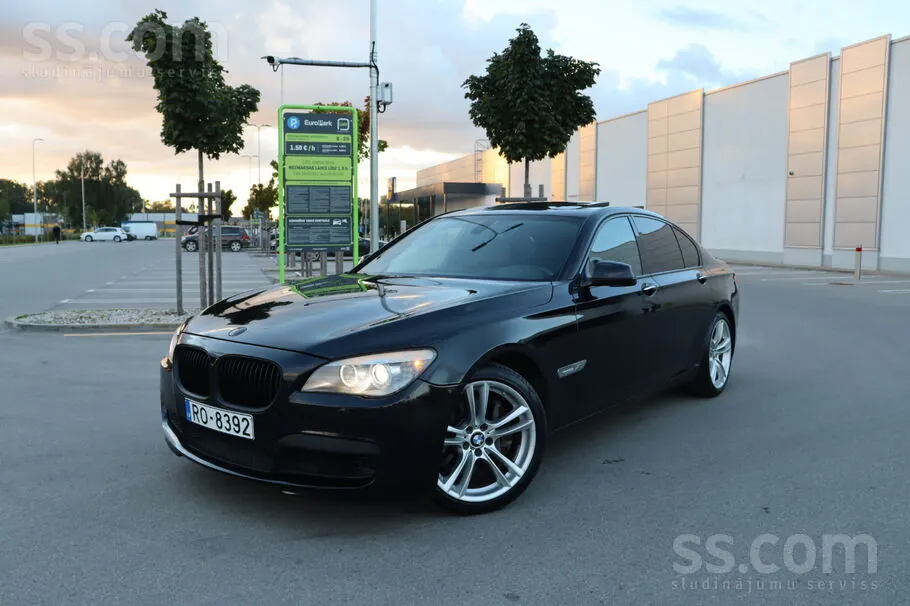 BMW 750
