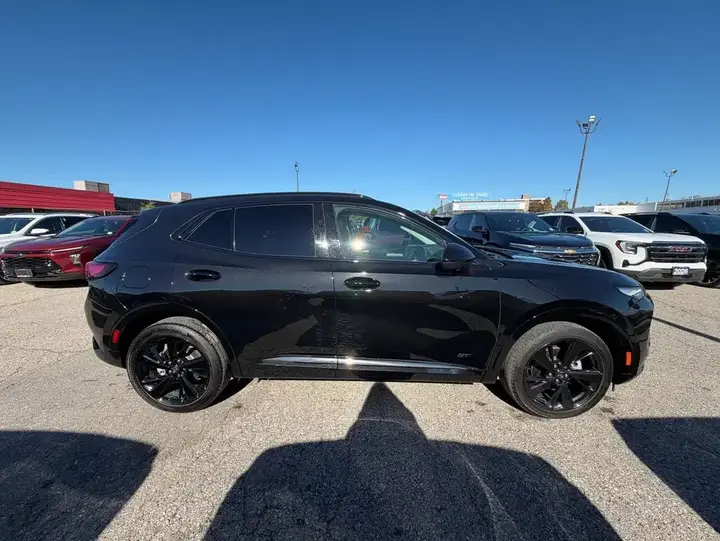 Buick Envision 2024 photo 2