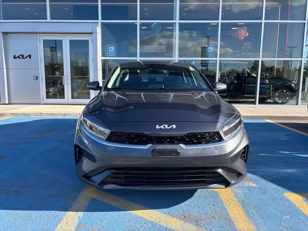 Kia Forte 2023 photo 2