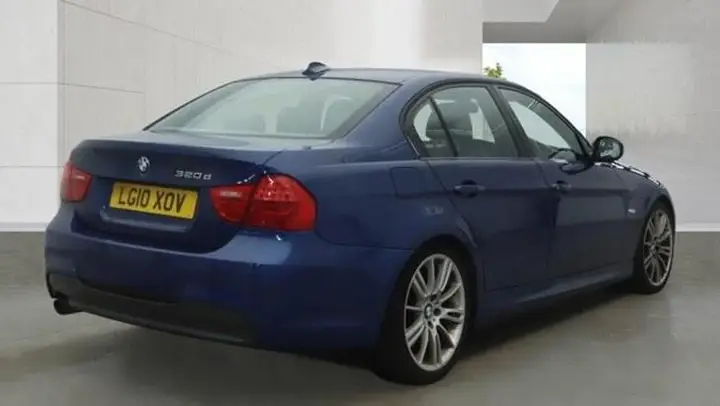 BMW 3 Series 2010 photo 4