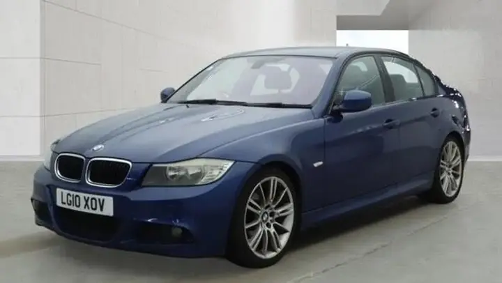 BMW 3 Series 2010 photo 2