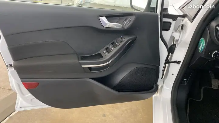 Ford Fiesta 2022 photo 3