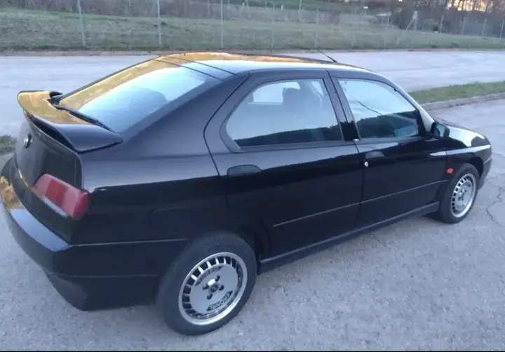 Alfa Romeo 146 1997 photo 2