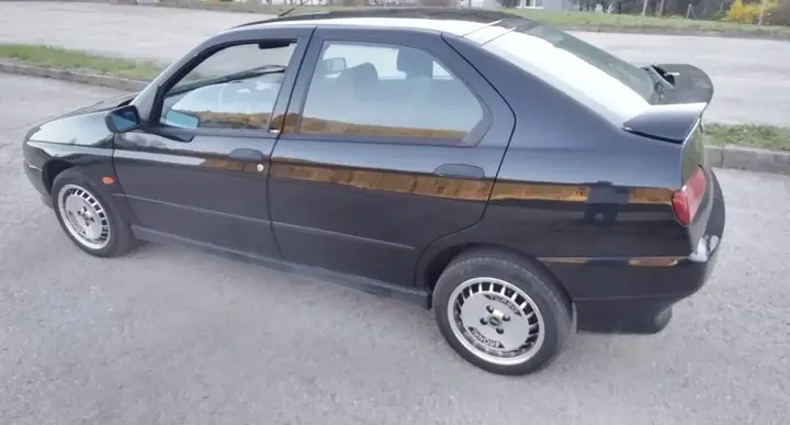 Alfa Romeo 146 1997 photo 3