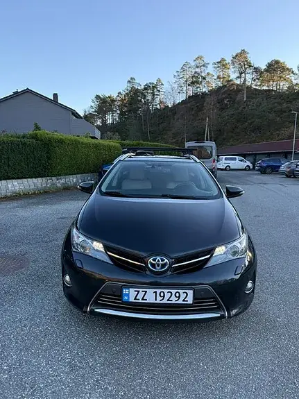 Toyota Auris 2015 photo 2