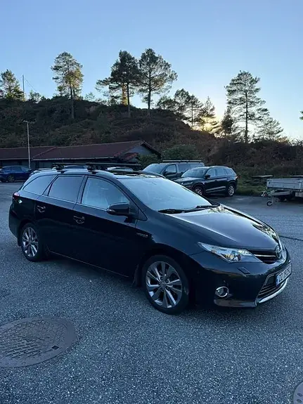 Toyota Auris 2015 photo 4